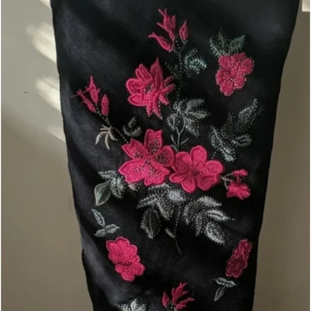 Libby Edelman Thigh High Boots Black w/ Red Floral Embroidery Design Size 8.5